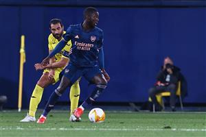 Villarreal's Spanish defender Raul Albiol (L) vies for the ball with Arsenal's French-born Ivorian midfielder Nicolas Pepe during the Europa League semi-final first leg football match between Villarreal and Arsenal at the Ceramica stadium in Vila-real on April 29, 2021. (Getty Images)