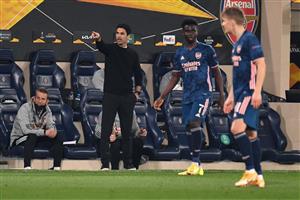 Arsenal's Spanish manager Mikel Arteta (L) gestures during the Europa League semi-final first leg football match between Villarreal and Arsenal at the Ceramica stadium in Vila-real on April 29, 2021. (Getty Images)