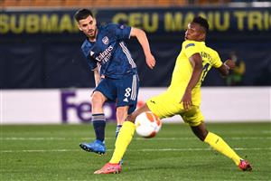 Arsenal's Spanish midfielder Dani Ceballos (L)vies for the ball with Villarreal's Nigerian midfielder Samuel Chukwueze during the Europa League semi-final first leg football match between Villarreal and Arsenal at the Ceramica stadium in Vila-real on April 29, 2021. (Getty Images)