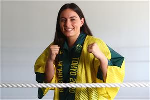 GOLD COAST, AUSTRALIA - MAY 04: Caitlin Parker poses after the announcement of the Australian boxing squad for the 2020 Tokyo Olympic Games, at Gold COast PCYC on May 04, 2021 in Gold Coast, Australia. (Getty Images)