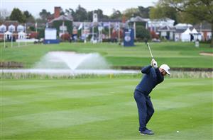SUTTON COLDFIELD, ENGLAND - MAY 11: Andy Sullivan of England practices on the eighteenth during previews ahead of The Betfred British Masters hosted by Danny Willett at The Belfry on May 11, 2021 in Sutton Coldfield, England. (Getty Images)