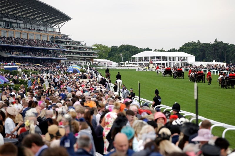 Royal ascot crowds
