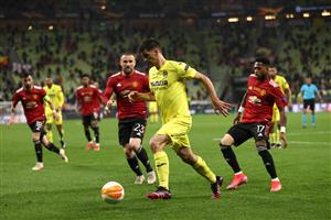 GDANSK, POLAND - MAY 26: Gerard Moreno of Villarreal CF battles for possession with Luke Shaw of Manchester United during the UEFA Europa League Final between Villarreal CF and Manchester United at Gdansk Arena on May 26, 2021 in Gdansk, Poland. (Getty Images)