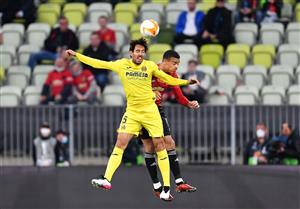 GDANSK, POLAND - MAY 26: Dani Parejo of Villarreal CF challenges for the high ball with Mason Greenwood of Manchester United during the UEFA Europa League Final between Villarreal CF and Manchester United at Gdansk Arena on May 26, 2021 in Gdansk, Poland. (Getty Images)