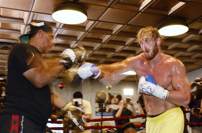 Floyd Mayweather Vs Logan Paul Boost Get 1 1 Logan Paul To Beat Floyd Mayweather Floyd Mayweather Vs Logan Paul Boost Get 1 1 Logan Paul To Beat Floyd Mayweather