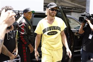 MIAMI BEACH, FLORIDA - JUNE 02: Logan Paul arrives for his media workout at the 5th St. Gym prior to his June 6th exhibition boxing match against Floyd Mayweather on June 02, 2021 in Miami Beach, Florida. (Getty Images)