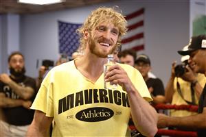 MIAMI BEACH, FLORIDA - JUNE 02: Logan Paul laughs with members of the media during his workout at the 5th St. Gym prior to his June 6th exhibition boxing match against Floyd Mayweather on June 02, 2021 in Miami Beach, Florida. (Getty Images)
