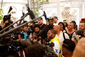 MIAMI BEACH, FLORIDA - JUNE 03: Floyd Mayweather takes part in media availability ahead of his June 6th exhibition boxing match against Logan Paul on June 03, 2021 at Villa Casa Casuarina at the former Versace Mansion in Miami Beach, Florida. (Getty Images)