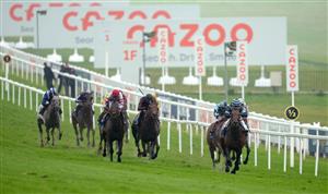 EPSOM, ENGLAND – JUNE 4: Corazon Espinado ridden by Hollie Doyle (R) coming home to win the Coral 'Beaten By A Length' Free Bet Handicap during day one of the Cazoo Derby Festival at Epsom Racecourse on June 4, 2021 in Epsom, England. (Photo by John Walton-Pool/Getty Images)