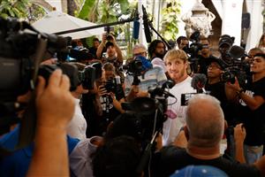 MIAMI BEACH, FLORIDA - JUNE 03: Logan Paul takes part in media availability ahead of his June 6th exhibition boxing match against Floyd Mayweather on June 03, 2021 at Villa Casa Casuarina at the former Versace Mansion in Miami Beach, Florida. (Getty Images)