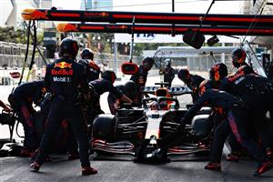 BAKU, AZERBAIJAN - JUNE 06: Max Verstappen of the Netherlands driving the (33) Red Bull Racing RB16B Honda makes a pitstop during the F1 Grand Prix of Azerbaijan at Baku City Circuit on June 06, 2021 in Baku, Azerbaijan. (Getty Images)