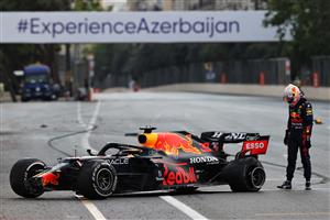 BAKU, AZERBAIJAN - JUNE 06:Max Verstappen of Netherlands and Red Bull Racing reacts after crashing during the F1 Grand Prix of Azerbaijan at Baku City Circuit on June 06, 2021 in Baku, Azerbaijan. (Getty Images)