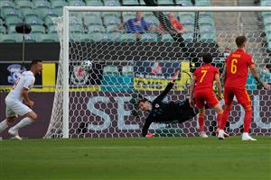 TOPSHOT - Wales' goalkeeper Danny Ward (C) concedes a goal after a header during the UEFA EURO 2020 Group A football match between Wales and Switzerland at the Olympic Stadium in Baku on June 12, 2021. (Getty Images)