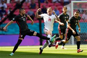 Croatia's forward Ante Rebic (L) plays the ball past England's midfielder Kalvin Phillips during the UEFA EURO 2020 Group D football match between England and Croatia at Wembley Stadium in London on June 13, 2021. (Getty Images)