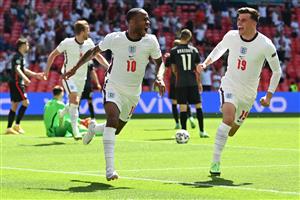 TOPSHOT - England's forward Raheem Sterling (L) celebrates scoring his team's first goal with England's midfielder Mason Mount during the UEFA EURO 2020 Group D football match between England and Croatia at Wembley Stadium in London on June 13, 2021. (Getty Images)