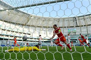 BAKU, AZERBAIJAN - JUNE 12: Gareth Bale of Wales celebrates after their side's first goal scored by Kieffer Moore (Not pictured) as Yann Sommer of Switzerland looks dejected during the UEFA Euro 2020 Championship Group A match between Wales and Switzerland at the Baku Olympic Stadium on June 12, 2021 in Baku, Azerbaijan. (Getty Images)
