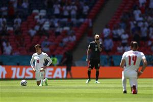 LONDON, ENGLAND - JUNE 13: Mason Mount of England takes a knee in support of the Black Lives Matter movement prior to the UEFA Euro 2020 Championship Group D match between England and Croatia at Wembley Stadium on June 13, 2021 in London, England. (Getty Images)