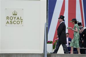 ASCOT, ENGLAND - JUNE 15: A general view of racegoers on day one of the Royal Ascot meeting at Ascot Racecourse on June 15, 2021 in Ascot, England. A total of twelve thousand racegoers made up of owners and the public are permitted to attend the meeting due to it being an Events Research Programme (ERP) set up by the Government due to the Coronavirus pandemic. (Photo by Alan Crowhurst/Getty Images)