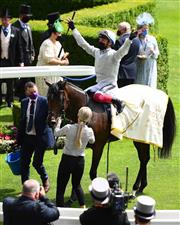 ASCOT, ENGLAND - JUNE 15: Frankie Dettori celebrates on board Palace Pier after winning the Queen Anne Stakes on Day One of the Royol Ascot Meeting at Ascot Racecourse on June 15, 2021 in Ascot, England. A total of twelve thousand racegoers made up of Owners and the Public are permitted to attend the meeting due to it being an Events Research Programme (ERP) set up by the government due to the Coronavirus Pandemic. (Photo by Harry Trump/Getty Images)