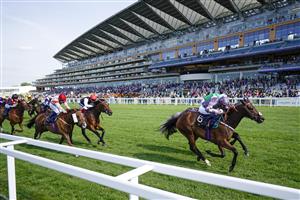 ASCOT, ENGLAND - JUNE 15: William Buick riding Reshoun (R, grey silks) win The Ascot Stakes on day one of the Royal Ascot meeting at Ascot Racecourse on June 15, 2021 in Ascot, England. A total of twelve thousand racegoers made up of owners and the public are permitted to attend the meeting due to it being an Events Research Programme (ERP) set up by the Government due to the Coronavirus pandemic. (Photo by Alan Crowhurst/Getty Images)
