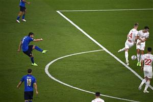 ROME, ITALY - JUNE 16: Manuel Locatelli of Italy scores their side's second goal during the UEFA Euro 2020 Championship Group A match between Italy and Switzerland at Olimpico Stadium on June 16, 2021 in Rome, Italy. (Getty Images)