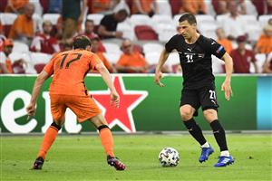 AMSTERDAM, NETHERLANDS - JUNE 17: Stefan Lainer of Austria is closed down by Daley Blind of Netherlands during the UEFA Euro 2020 Championship Group C match between the Netherlands and Austria at Johan Cruijff Arena on June 17, 2021 in Amsterdam, Netherlands. (Getty Images)