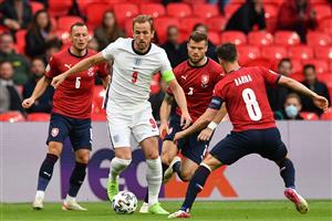 England's forward Harry Kane (C) and Czech Republic's midfielder Vladimir Darida (R) vie for the ball during the UEFA EURO 2020 Group D football match between Czech Republic and England at Wembley Stadium in London on June 22, 2021. (Getty Images)