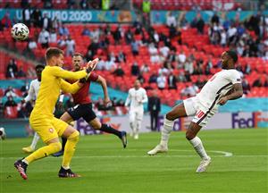 LONDON, ENGLAND - JUNE 22: Raheem Sterling of England shoots and misses whilst under pressure from Tomas Vaclik of Czech Republic during the UEFA Euro 2020 Championship Group D match between Czech Republic and England at Wembley Stadium on June 22, 2021 in London, England. (Getty Images)