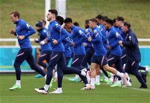 BURTON UPON TRENT, ENGLAND - JUNE 24: Declan Rice of England trains with his team mates at St George's Park on June 24, 2021 in Burton upon Trent, England. (Getty Images)