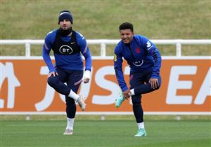 BURTON UPON TRENT, ENGLAND - JUNE 24: Luke Shaw and Jadon Sancho of England at an England training session at St George's Park on June 24, 2021 in Burton upon Trent, England. (Getty Images)