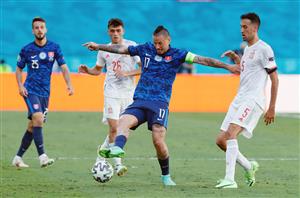 SEVILLE, SPAIN - JUNE 23: Marek Hamsik of Slovakia battles for possession with Sergio Busquets of Spain during the UEFA Euro 2020 Championship Group E match between Slovakia and Spain at Estadio La Cartuja on June 23, 2021 in Seville, Spain. (Getty Images)