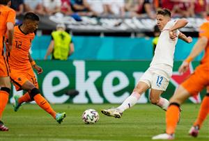 Netherlands' defender Patrick van Aanholt (L) challenges Czech Republic's midfielder Lukas Masopust during the UEFA EURO 2020 round of 16 football match between the Netherlands and the Czech Republic at Puskas Arena in Budapest on June 27, 2021. (Getty Images)