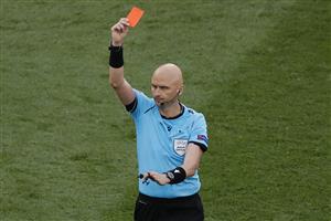 Russian referee Sergey Karasev shows a red card to Netherlands' defender Matthijs de Ligt for a handball during the UEFA EURO 2020 round of 16 football match between the Netherlands and the Czech Republic at Puskas Arena in Budapest on June 27, 2021. (Getty Images)