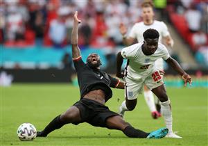 LONDON, ENGLAND - JUNE 29: Bukayo Saka of England battles for possession with Antonio Ruediger of Germany during the UEFA Euro 2020 Championship Round of 16 match between England and Germany at Wembley Stadium on June 29, 2021 in London, England. (Getty Images)