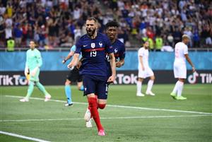 BUCHAREST, ROMANIA - JUNE 28: Karim Benzema of France celebrates after scoring their side's first goal during the UEFA Euro 2020 Championship Round of 16 match between France and Switzerland at National Arena on June 28, 2021 in Bucharest, Romania. (Getty Images)