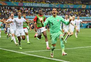 BUCHAREST, ROMANIA - JUNE 28: Yann Sommer of Switzerland celebrates after saving the decisive penalty taken by Kylian Mbappe of France (Not pictured) during the UEFA Euro 2020 Championship Round of 16 match between France and Switzerland at National Arena on June 28, 2021 in Bucharest, Romania. (Getty Images)