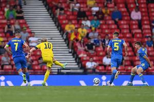 GLASGOW, SCOTLAND - JUNE 29: Emil Forsberg of Sweden scores their side's first goal during the UEFA Euro 2020 Championship Round of 16 match between Sweden and Ukraine at Hampden Park on June 29, 2021 in Glasgow, Scotland. (Getty Images)