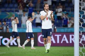 ROME, ITALY - JULY 03: Harry Kane of England applauds the fans following victory in the UEFA Euro 2020 Championship Quarter-final match between Ukraine and England at Olimpico Stadium on July 03, 2021 in Rome, Italy. (Getty Images)