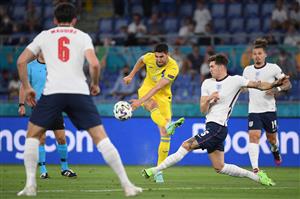Ukraine's forward Roman Yaremchuk (C) shoots the ball during the UEFA EURO 2020 quarter-final football match between Ukraine and England at the Olympic Stadium in Rome on July 3, 2021. (Getty Images)