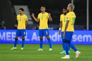 RIO DE JANEIRO, BRAZIL - JULY 05: Casemiro (C) of Brazil prays before a semi-final match of Copa America Brazil 2021 between Brazil and Peru at Estadio Olímpico Nilton Santos on July 05, 2021 in Rio de Janeiro, Brazil. (Getty Images)