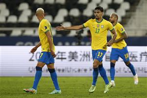 RIO DE JANEIRO, BRAZIL - JULY 05: Lucas Paqueta (R) of Brazil celebrates with teammate Richarlison (L) after scoring the first goal of his team during a semi-final match of Copa America Brazil 2021 between Brazil and Peru at Estadio Olímpico Nilton Santos on July 05, 2021 in Rio de Janeiro, Brazil. (Getty Images)