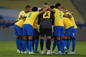 RIO DE JANEIRO, BRAZIL - JULY 05: Players of Brazil huddle before a semi-final match of Copa America Brazil 2021 between Brazil and Peru at Estadio Olímpico Nilton Santos on July 05, 2021 in Rio de Janeiro, Brazil. (Getty Images)