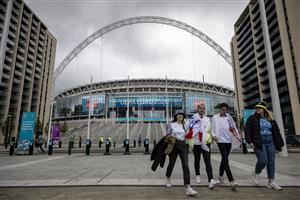 LONDON, ENGLAND - JULY 07: England fans outside Wembley Stadium on July 07, 2021 in London, England. England has reached the semi-finals of the UEFA European Football Championship 2020 hoping to make the final for the first time in the history of the competition. (Getty Images)