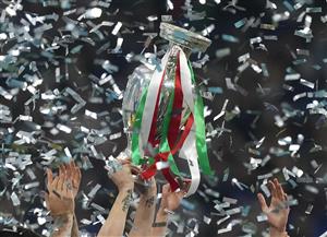Italy's defender Giorgio Chiellini raises the European Championship trophy during the presentation after Italy won the UEFA EURO 2020 final football match between Italy and England at the Wembley Stadium in London on July 11, 2021. (Getty Images)