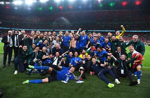 LONDON, ENGLAND - JULY 11: Players and Coaching staff of Italy celebrate their side's victory after the UEFA Euro 2020 Championship Final between Italy and England at Wembley Stadium on July 11, 2021 in London, England. (Getty Images)