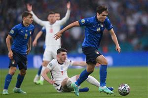 Italy's midfielder Federico Chiesa (R) runs with the ball during the UEFA EURO 2020 final football match between Italy and England at the Wembley Stadium in London on July 11, 2021. (Getty Images)