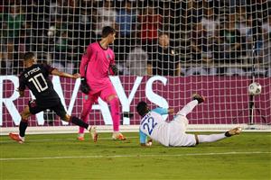 DALLAS, TEXAS - JULY 14: Orbelin Pineda #10 of Mexico scores a goal against Nicholas Hagen #1 and Jose Morales #22 of Guatemala at Cotton Bowl on July 14, 2021 in Dallas, Texas. (Getty Images)