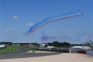 NORTHAMPTON, ENGLAND - JULY 18: The Red Arrows perform above the circuit before the F1 Grand Prix of Great Britain at Silverstone on July 18, 2021 in Northampton, England. (Getty Images)