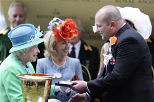 ASCOT, ENGLAND - JUNE 23: Queen Elizabeth II with Peter Moody after Luke Nolen and Black Caviar won the Diamond Jubilee Stakes during day 5 of Royal Ascot at Ascot racecourse on June 23, 2012 in Ascot, England. (Photo by Alan Crowhurst/Getty Images)