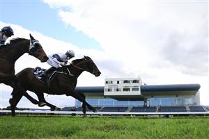 KEMBLA GRANGE, AUSTRALIA - AUGUST 28: Rachel King (R) on Harpo Marx wins race 7 The Agency Illawarra Premier's Cup during Sydney Racing at Kembla Grange Racecourse on August 28, 2021 in Kembla Grange, Australia. (Getty)